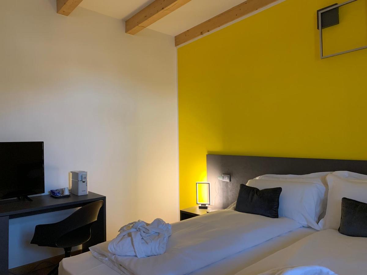 Guest House Le Cassandre Sondrio Exteriör bild